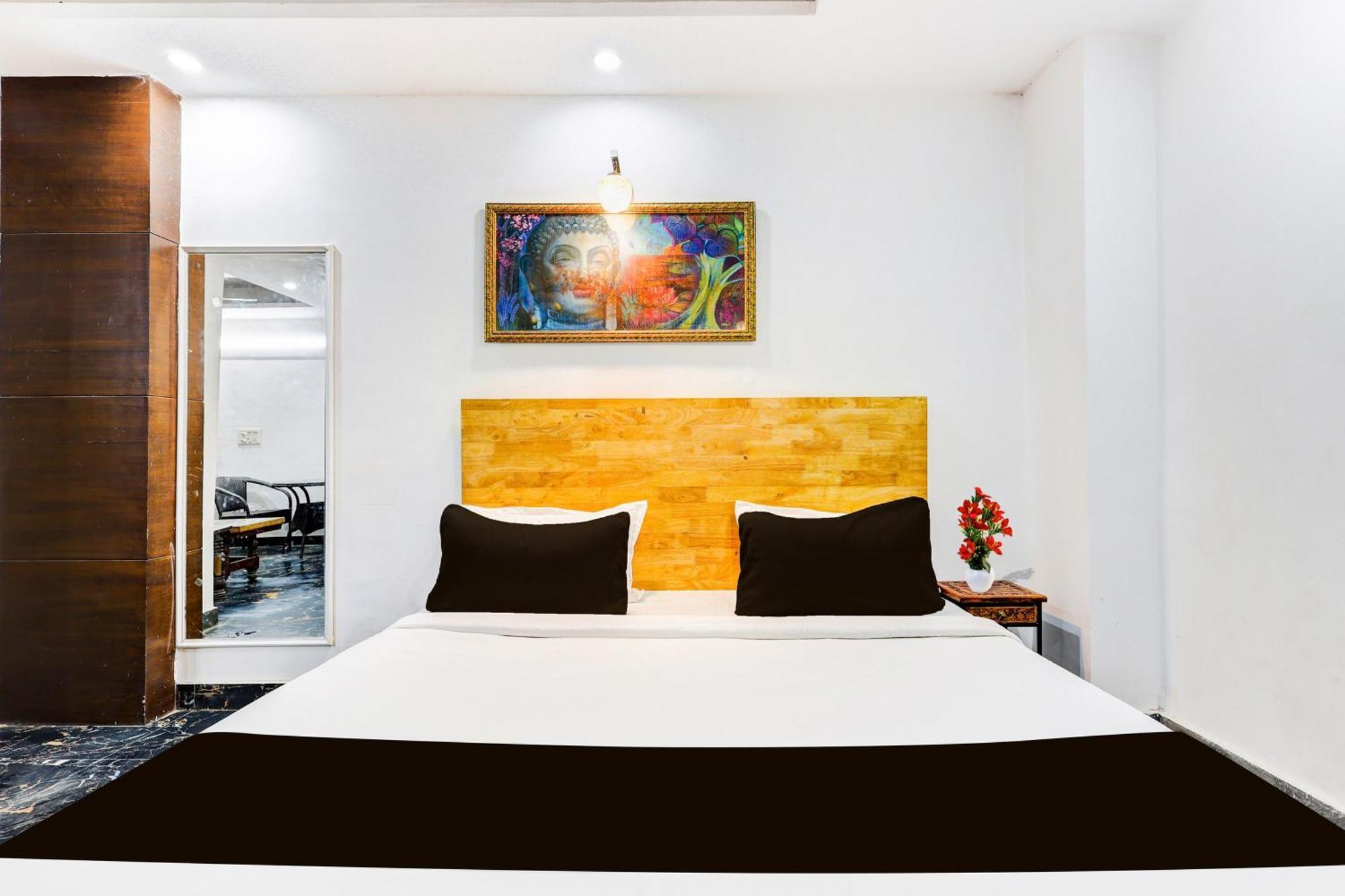 Hotel O Hari Nagar Ashram New Delhi Bagian luar foto